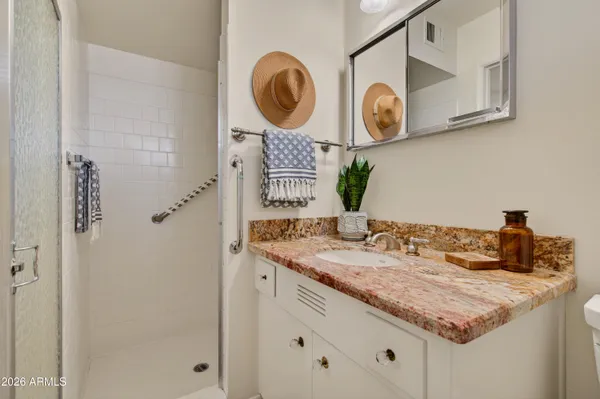 $925,000 | 5910 East Edgemont Avenue, Scottsdale, AZ 85257