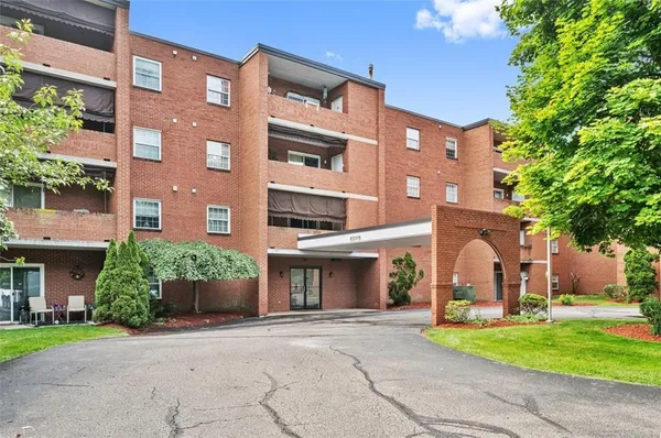 $199,000 | 2850 Edgecliff Road, Unit 7, Lower Burrell, PA 15068