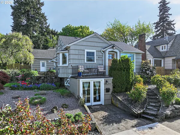 $1,098,000 | 905 Columbia Street, Hood River, OR 97031