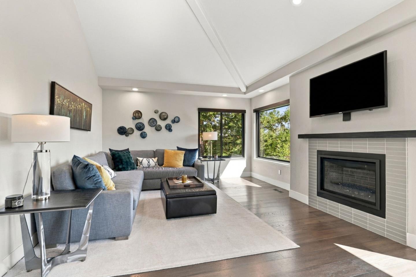 22348 McClellan Road Cupertino, CA 95014 - Photo 9 of 32 Gallery Image 9