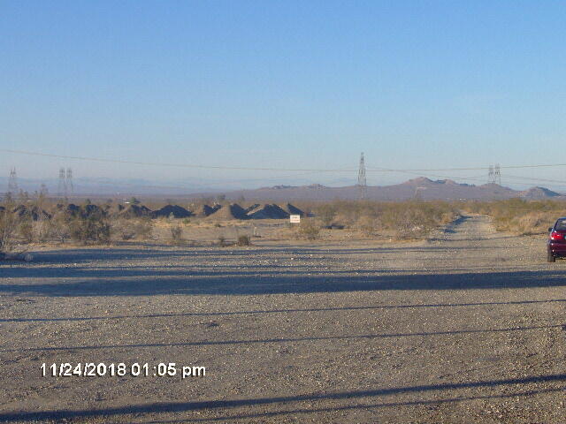 0 Longview Road Pearblossom, CA 93553 - Photo 4 of 5 a view of a house with a mountain view