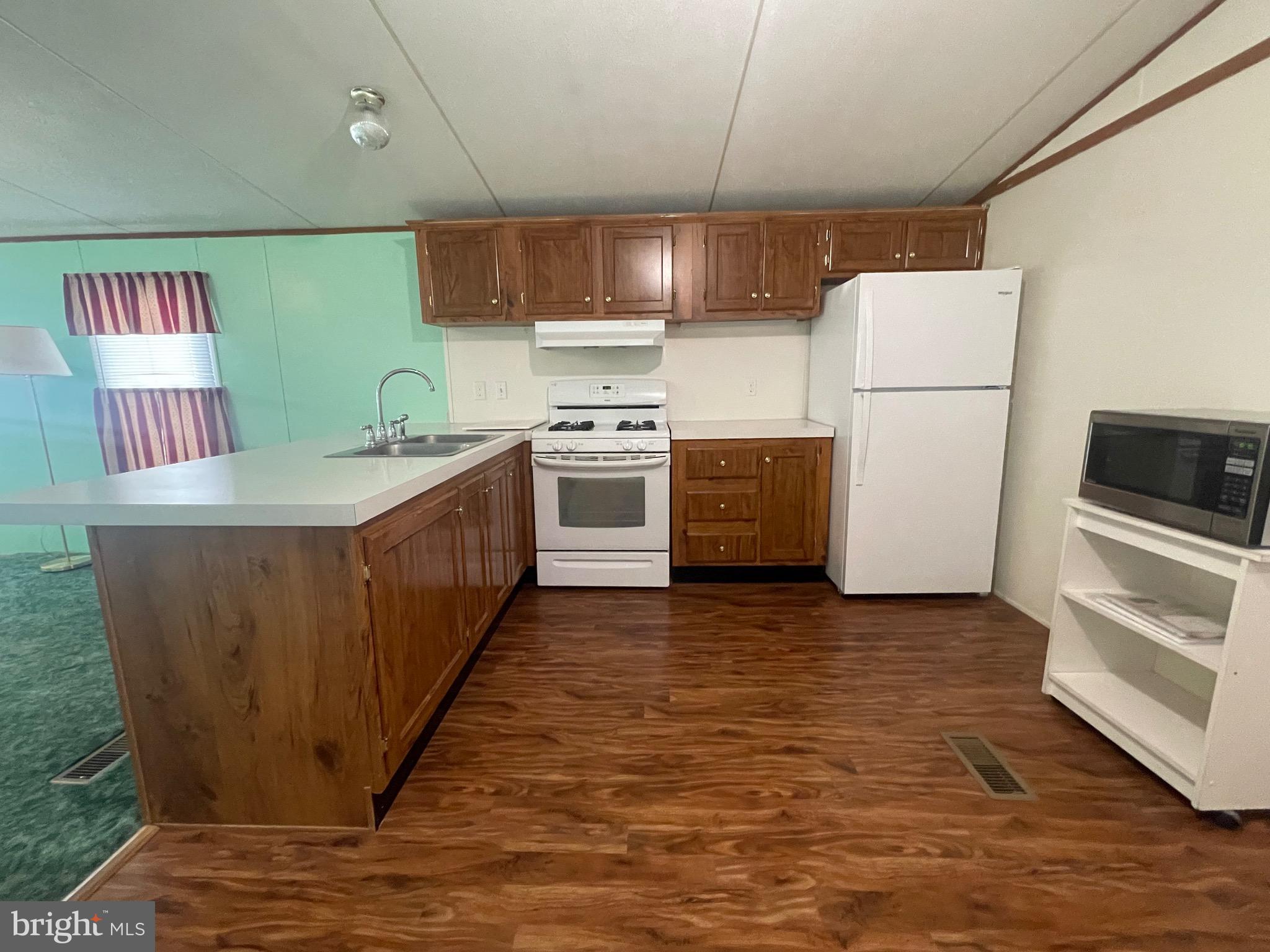 981 Rettew Mill Road Ephrata, PA 17522 - Photo 2 of 18 Kitchen