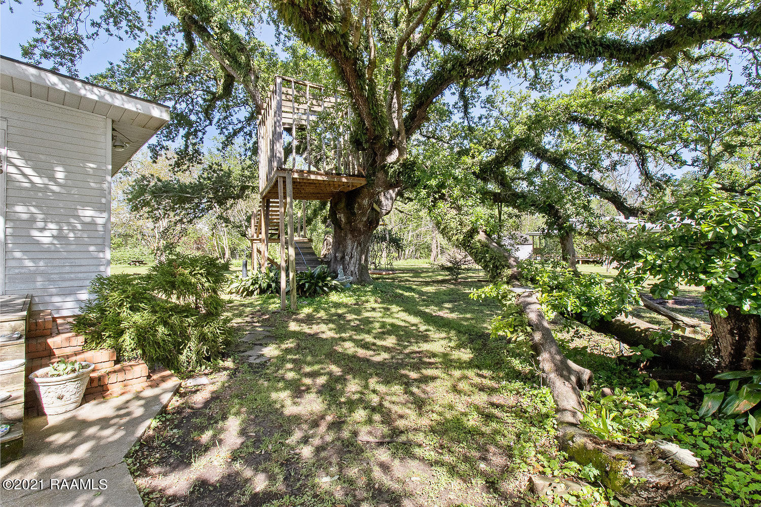 145 East Butcher Switch Road Lafayette, LA 70507 - Photo 17 of 22 Backyard