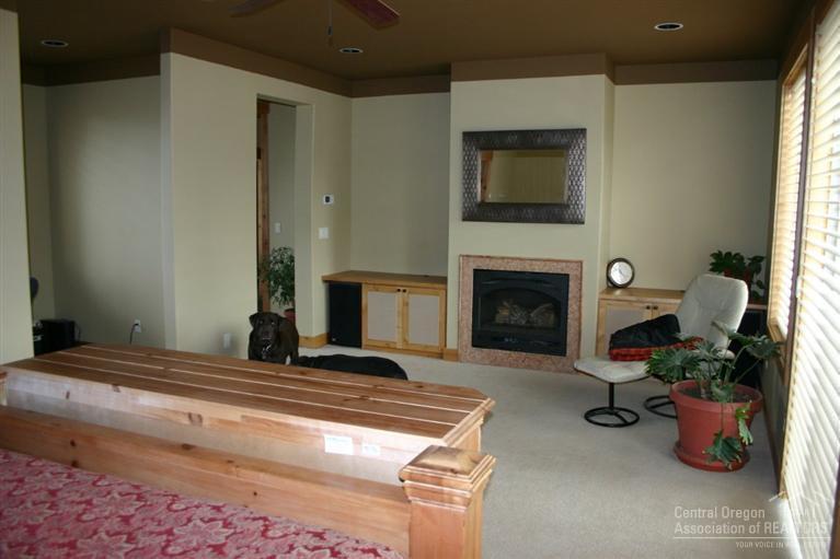 24185 Dodds Road Bend, OR 97701 - Photo 10 of 24 Additional Photo