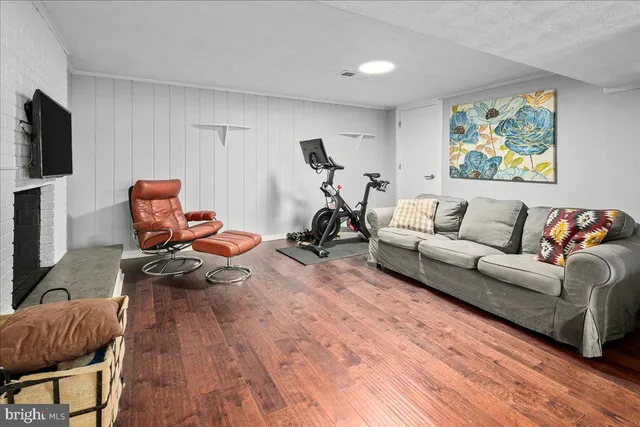 $899,000 | 4504 Neptune Drive, Alexandria, VA 22309