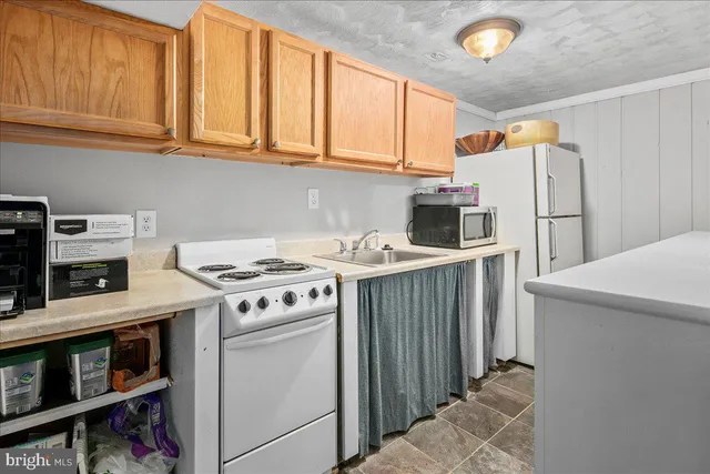 $899,000 | 4504 Neptune Drive, Alexandria, VA 22309