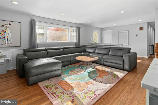 $899,000 | 4504 Neptune Drive, Alexandria, VA 22309