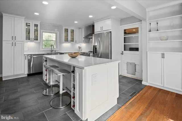 $899,000 | 4504 Neptune Drive, Alexandria, VA 22309