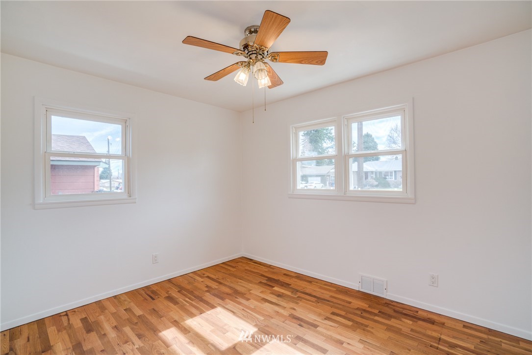 1112 Madison Street Wenatchee, WA 98801 - Photo 12 of 32 Gallery Image 12