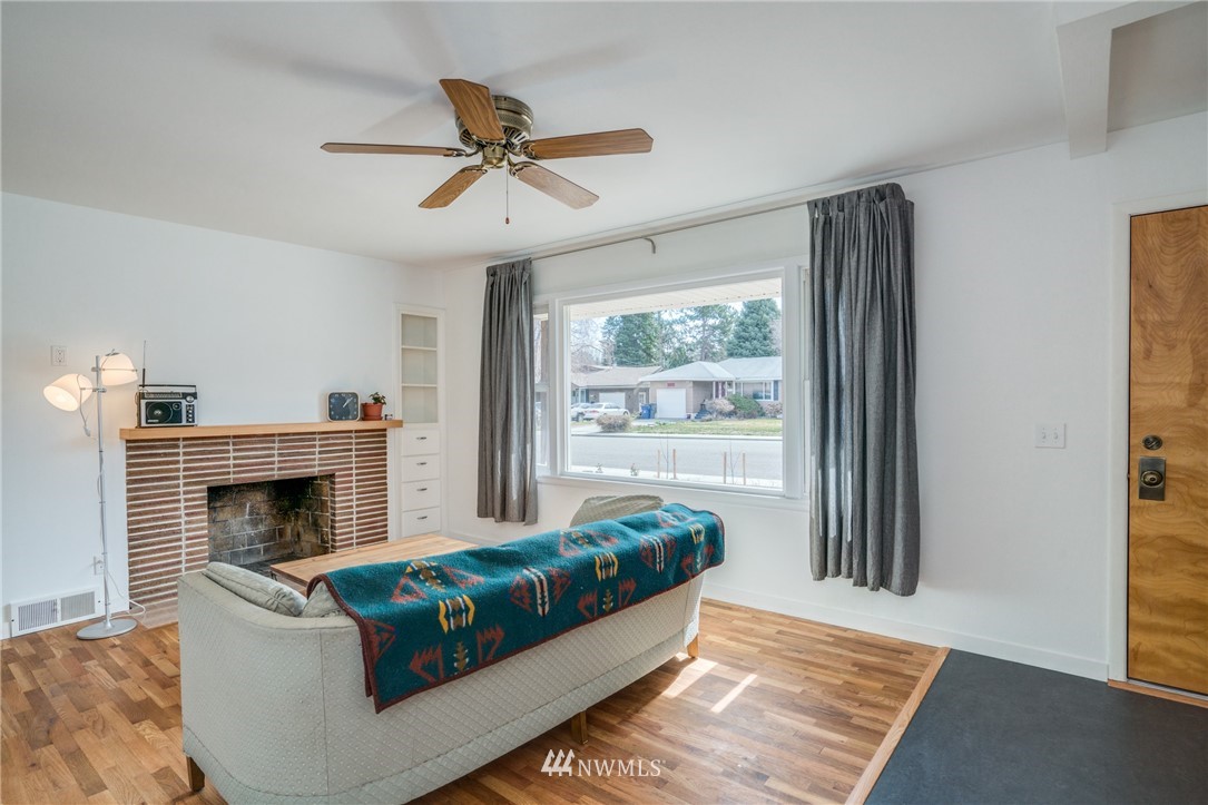 1112 Madison Street Wenatchee, WA 98801 - Photo 4 of 32 Gallery Image 4