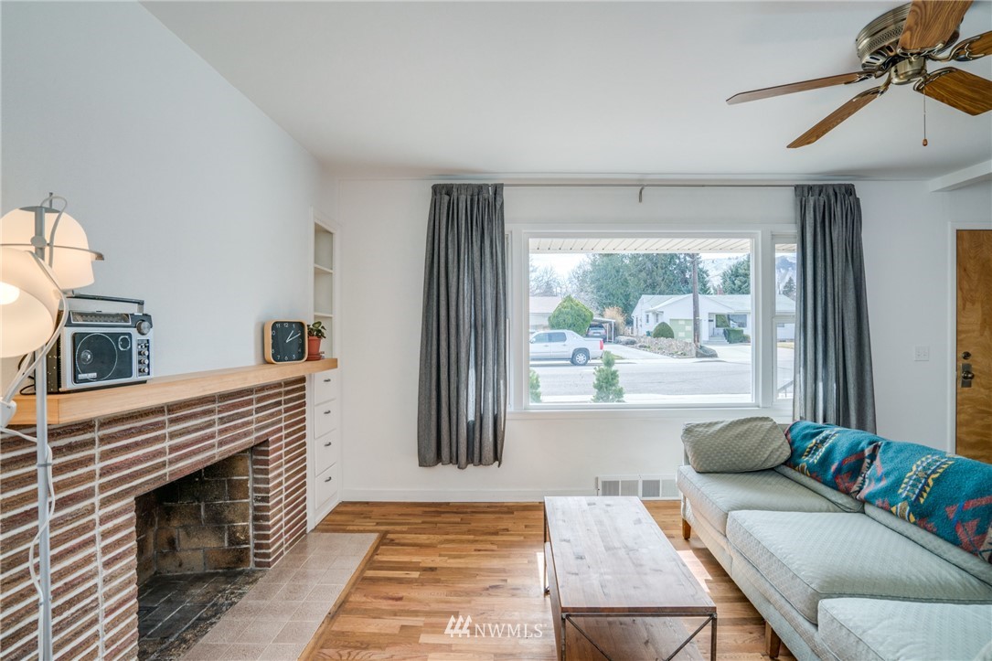 1112 Madison Street Wenatchee, WA 98801 - Photo 5 of 32 Gallery Image 5