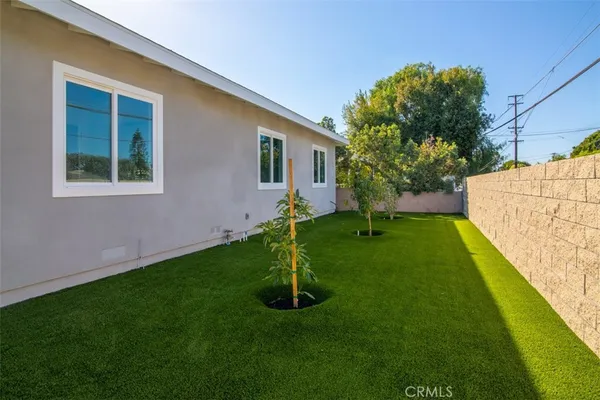 $2,745,000 | 333 Mesa Drive, Costa Mesa, CA 92627