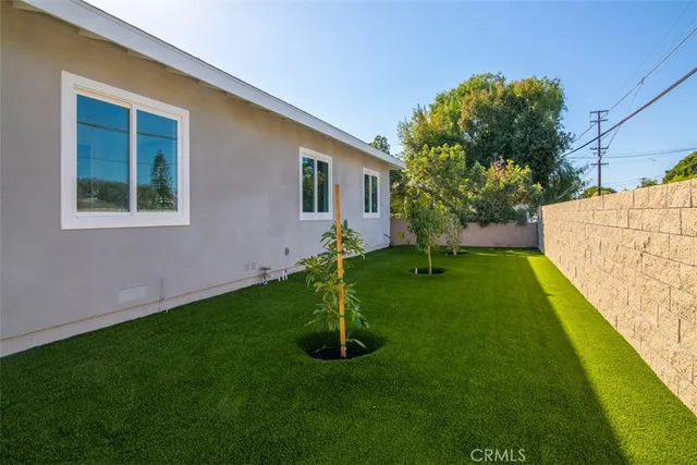 $2,795,000 | 333 Mesa Drive, Costa Mesa, CA 92627