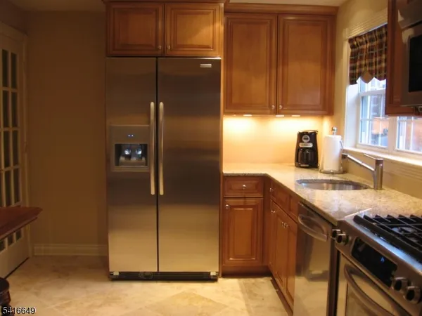 $3,900 | 67 New England Avenue, Unit F, Summit, NJ 07901