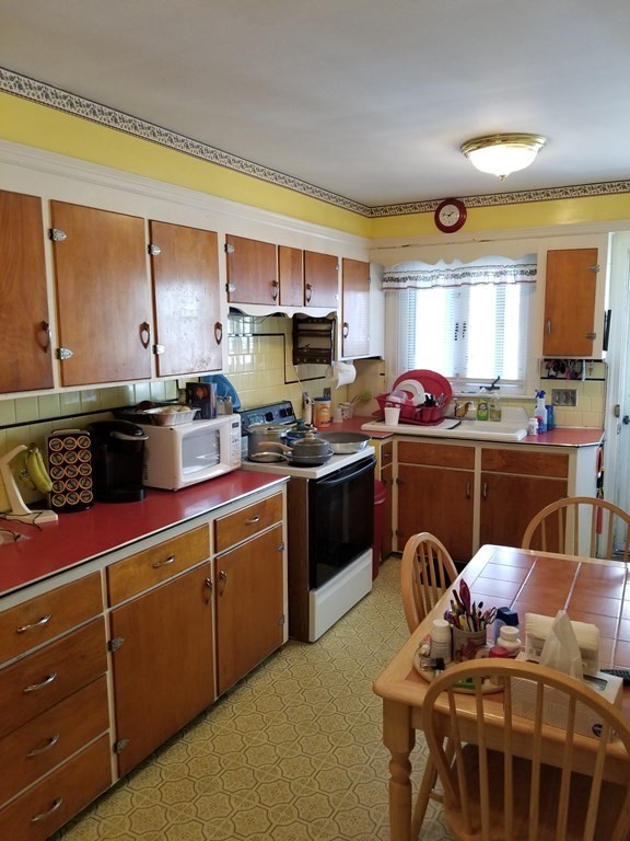 822 New Boston Road Fall River, MA 02720 - Photo 8 of 23 Gallery Image 8