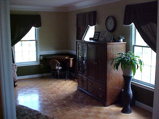 3504 Oak Ridge Road Fincastle, VA 24090 - Photo 13 of 26 Living Room (2)