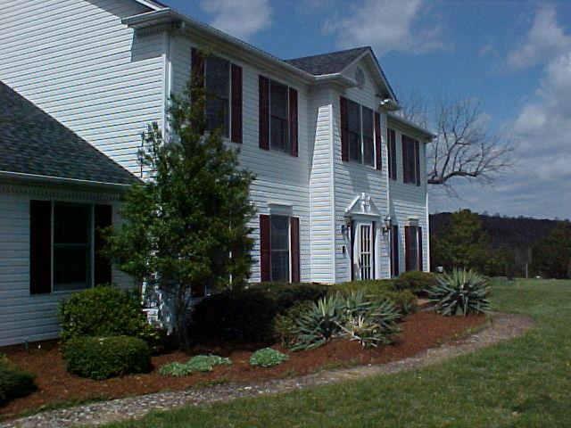 3504 Oak Ridge Road Fincastle, VA 24090 - Photo 7 of 26 Landscaping