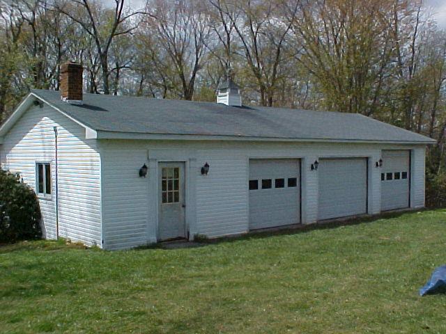 3504 Oak Ridge Road Fincastle, VA 24090 - Photo 8 of 26 Detached Garage