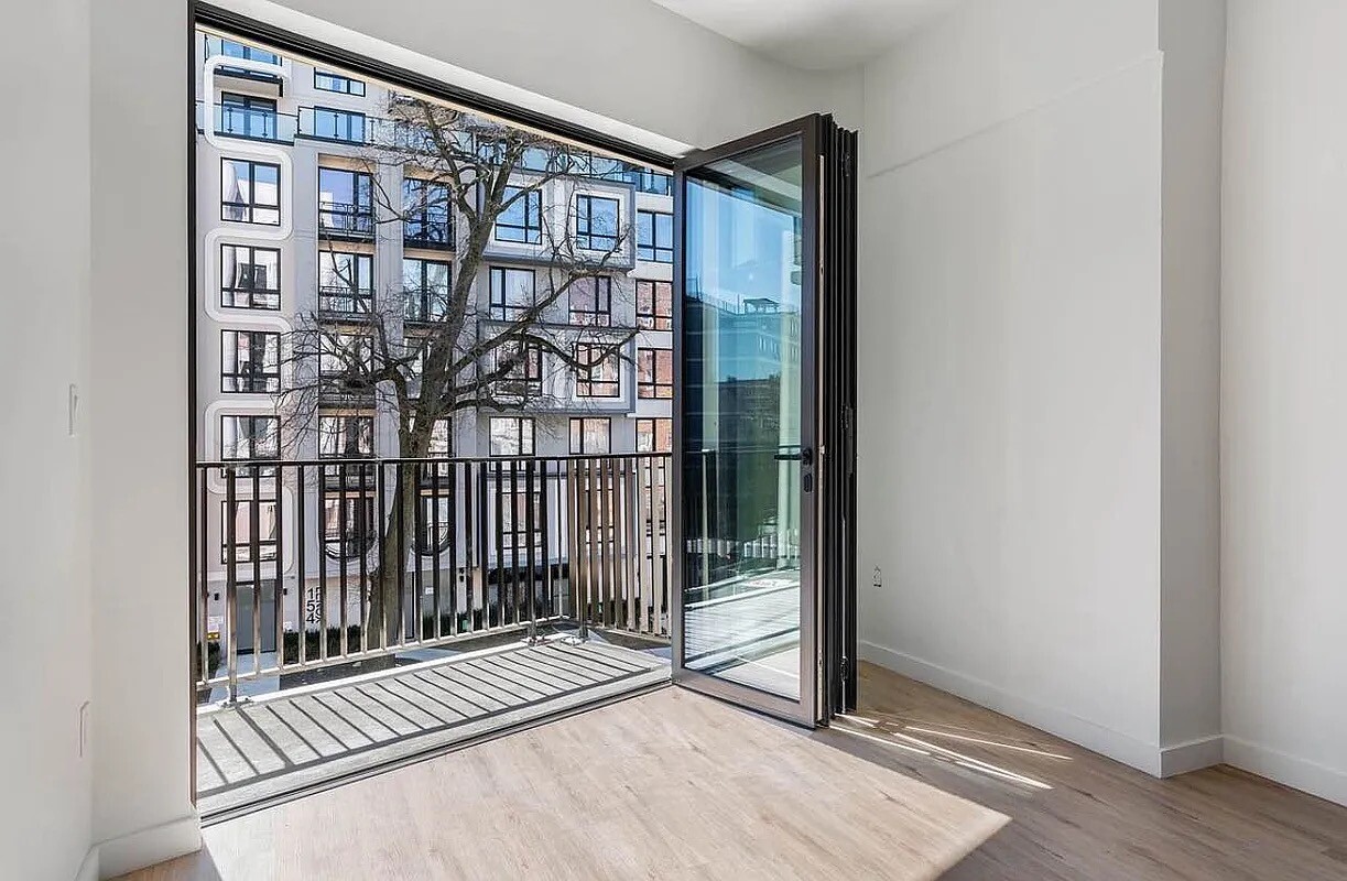 161 Lenox Road, Unit 512 Brooklyn, NY 11226 - Photo 3 of 13 a view of front door