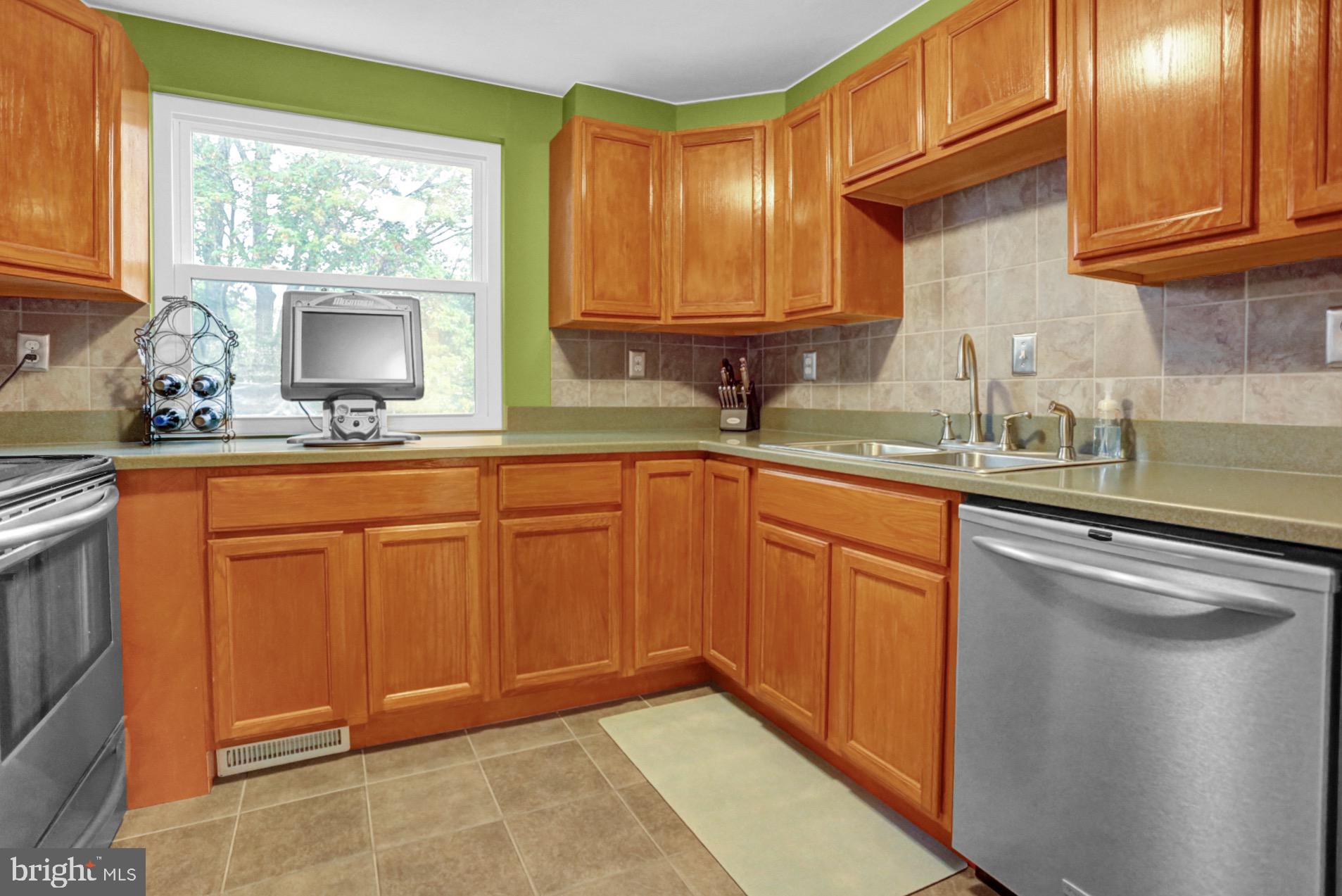 319 Egle Road Reading, PA 19601 - Photo 11 of 30