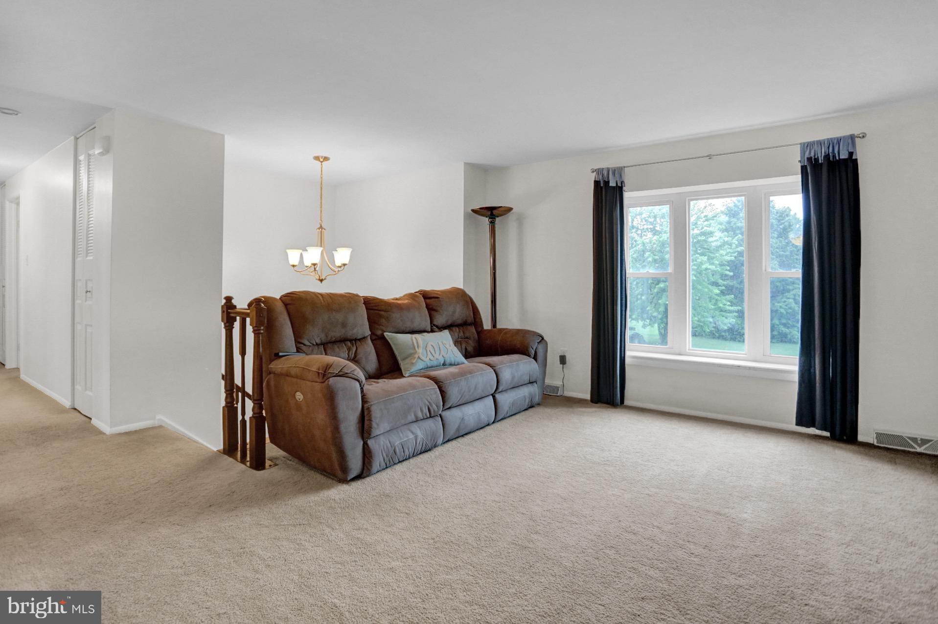 319 Egle Road Reading, PA 19601 - Photo 5 of 30