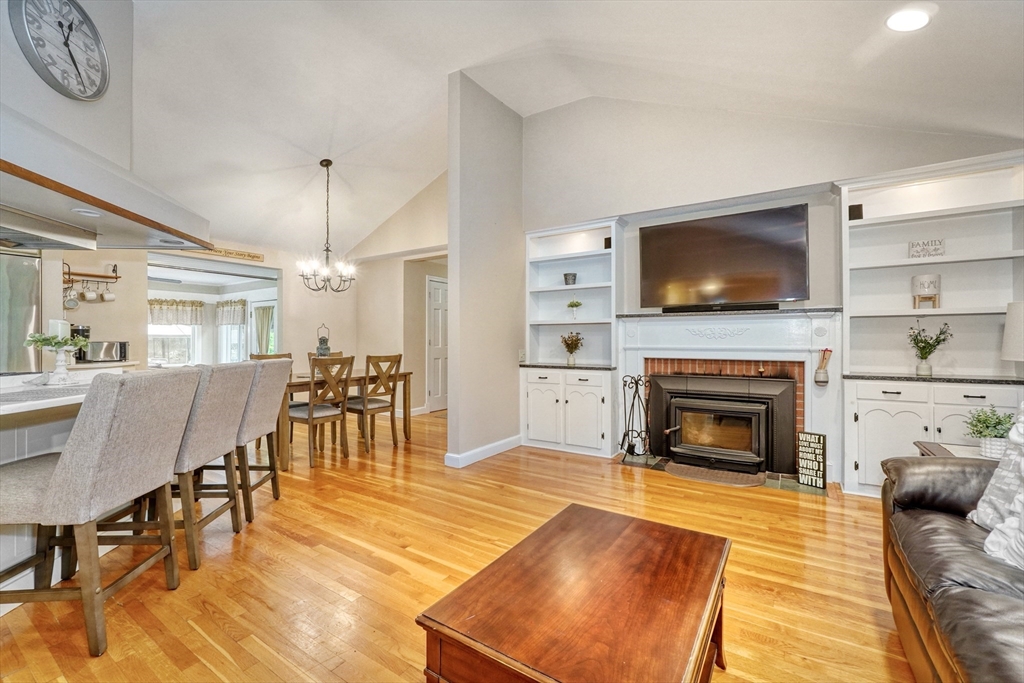 13 Tamarack Road Medfield, MA 02052 - Photo 3 of 41