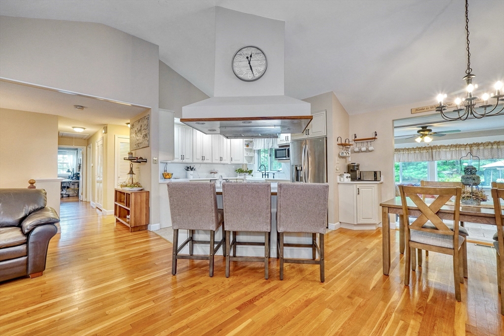 13 Tamarack Road Medfield, MA 02052 - Photo 4 of 41