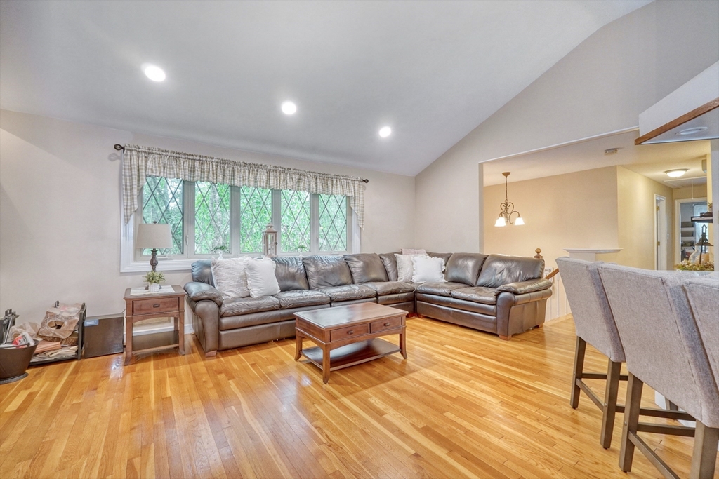 13 Tamarack Road Medfield, MA 02052 - Photo 5 of 41