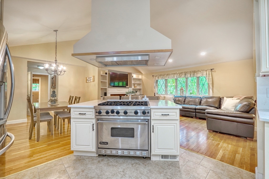 13 Tamarack Road Medfield, MA 02052 - Photo 8 of 41