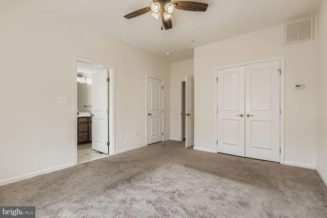 a view of empty room with window