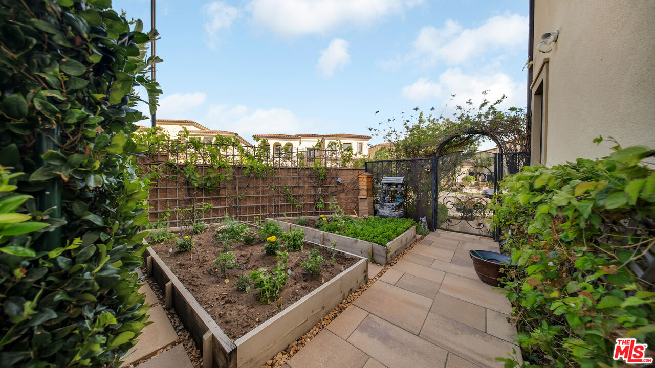 20111 Piccadilly Lane Porter Ranch, CA 91326 - Photo 49 of 64