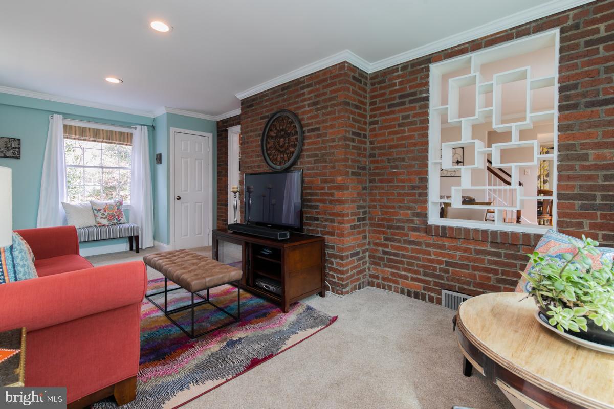 703 Forest Glen Road Silver Spring, MD 20901 - Photo 14 of 47