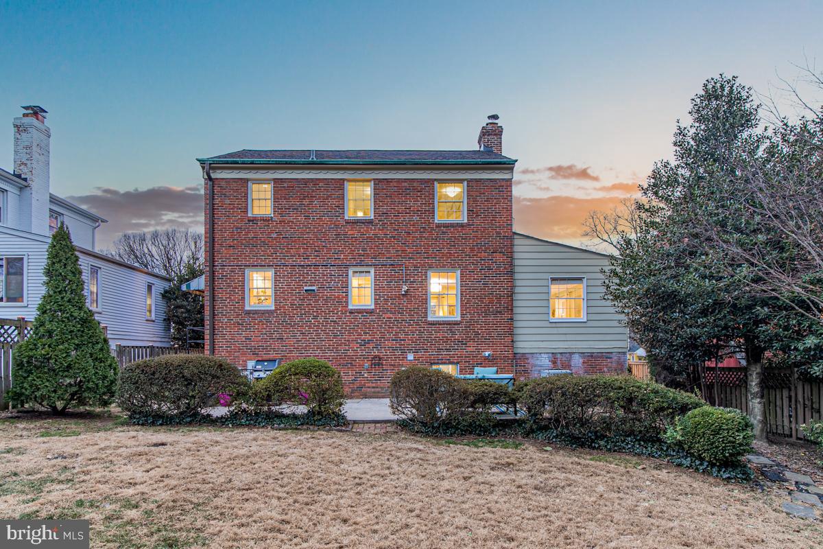 703 Forest Glen Road Silver Spring, MD 20901 - Photo 3 of 47