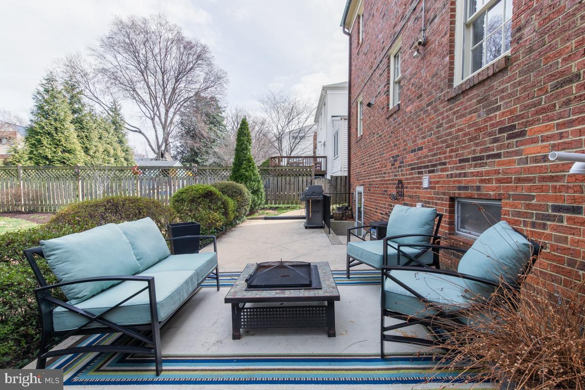703 Forest Glen Road Silver Spring, MD 20901 - Photo 4 of 47