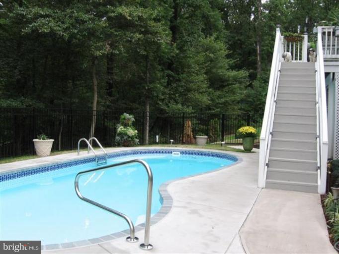 6215 Winters Ridge Hanover, MD 21076 - Photo 28 of 30 Swimming Pool