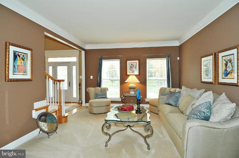 6215 Winters Ridge Hanover, MD 21076 - Photo 4 of 30 Living Room