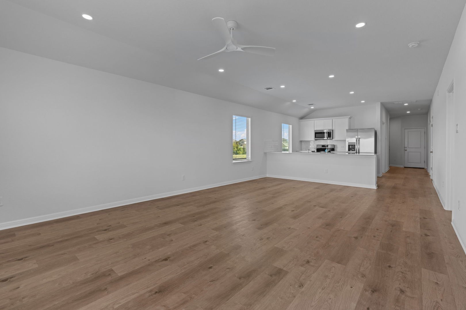 149 Hatari Trail Jarrell, TX 76537 - Photo 6 of 31