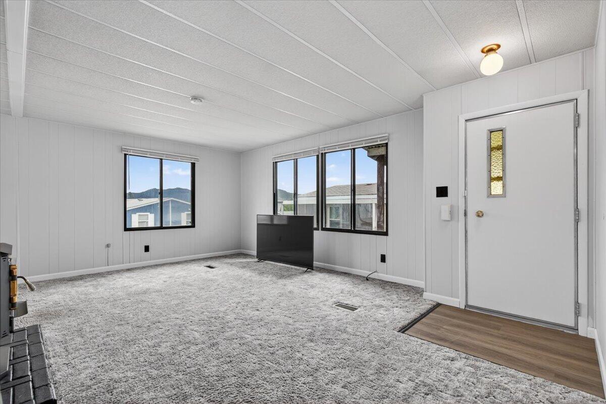 8401 Old Stage Road, Unit 56 Central Point, OR 97502 - Photo 9 of 28