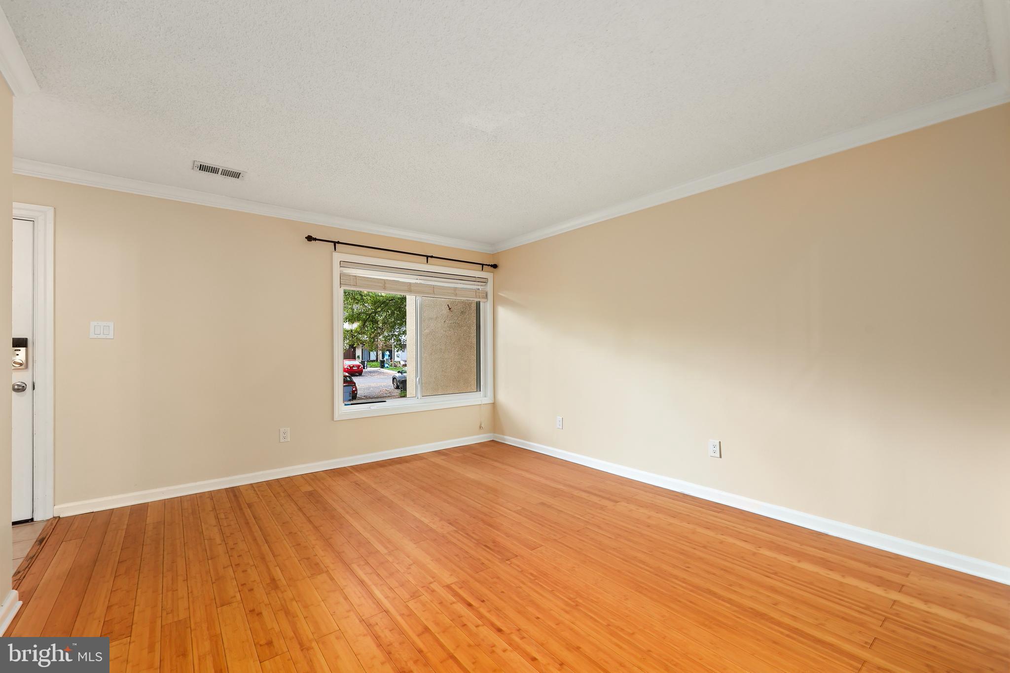 2256 White Cornus Lane Reston, VA 20191 - Photo 3 of 36