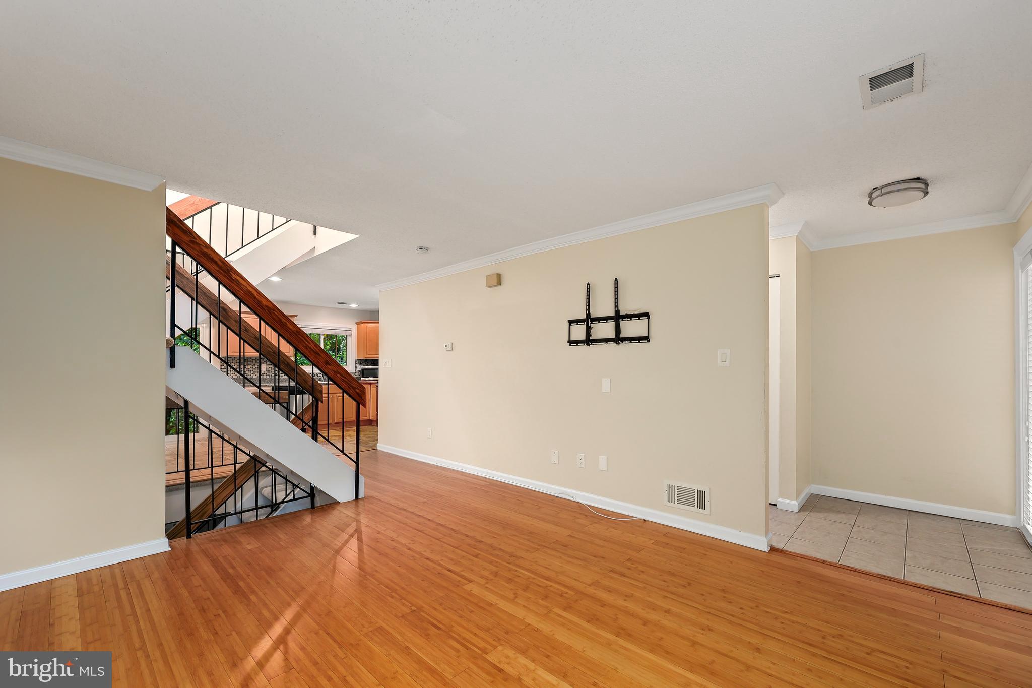 2256 White Cornus Lane Reston, VA 20191 - Photo 4 of 36