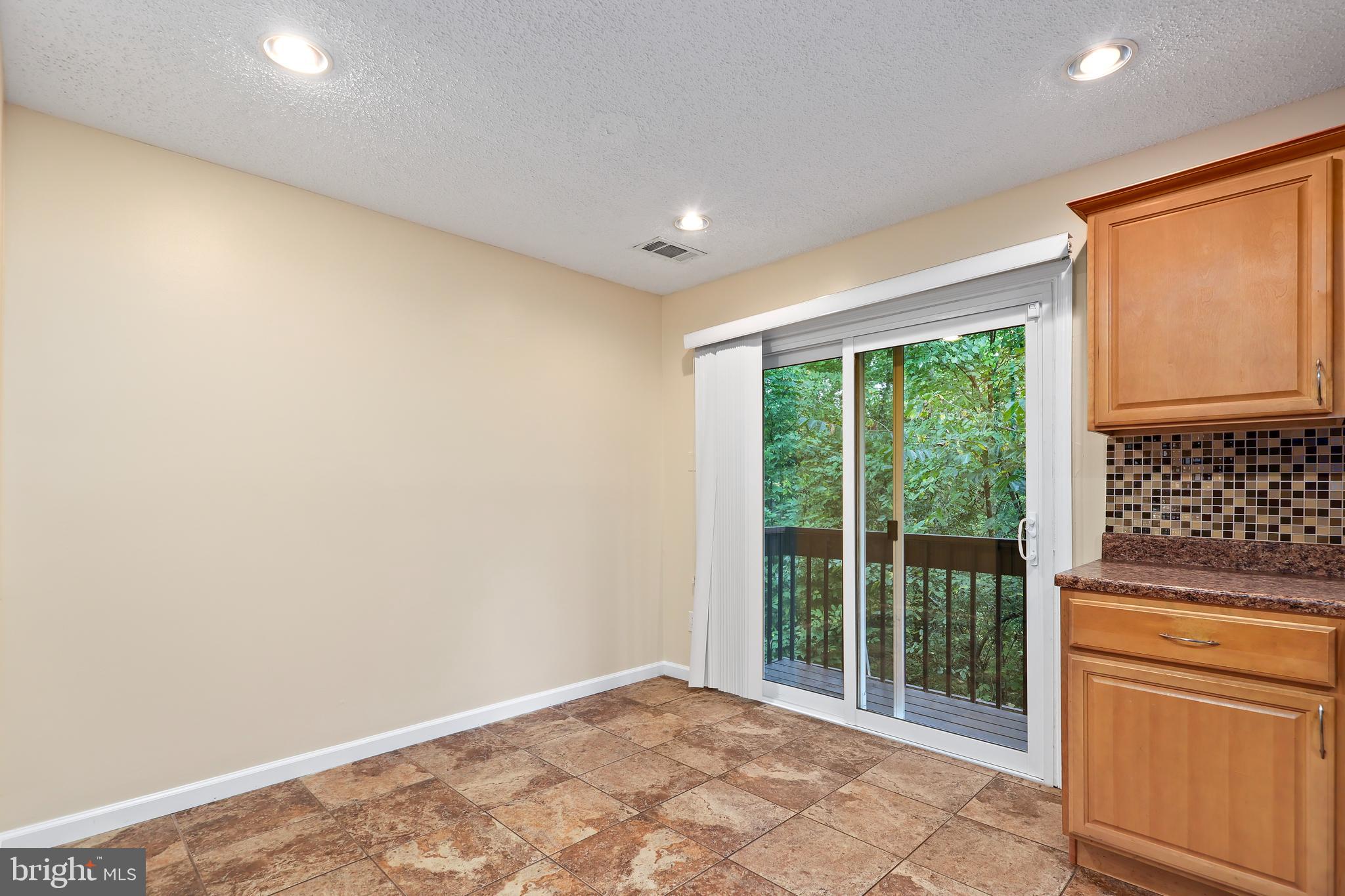 2256 White Cornus Lane Reston, VA 20191 - Photo 7 of 36