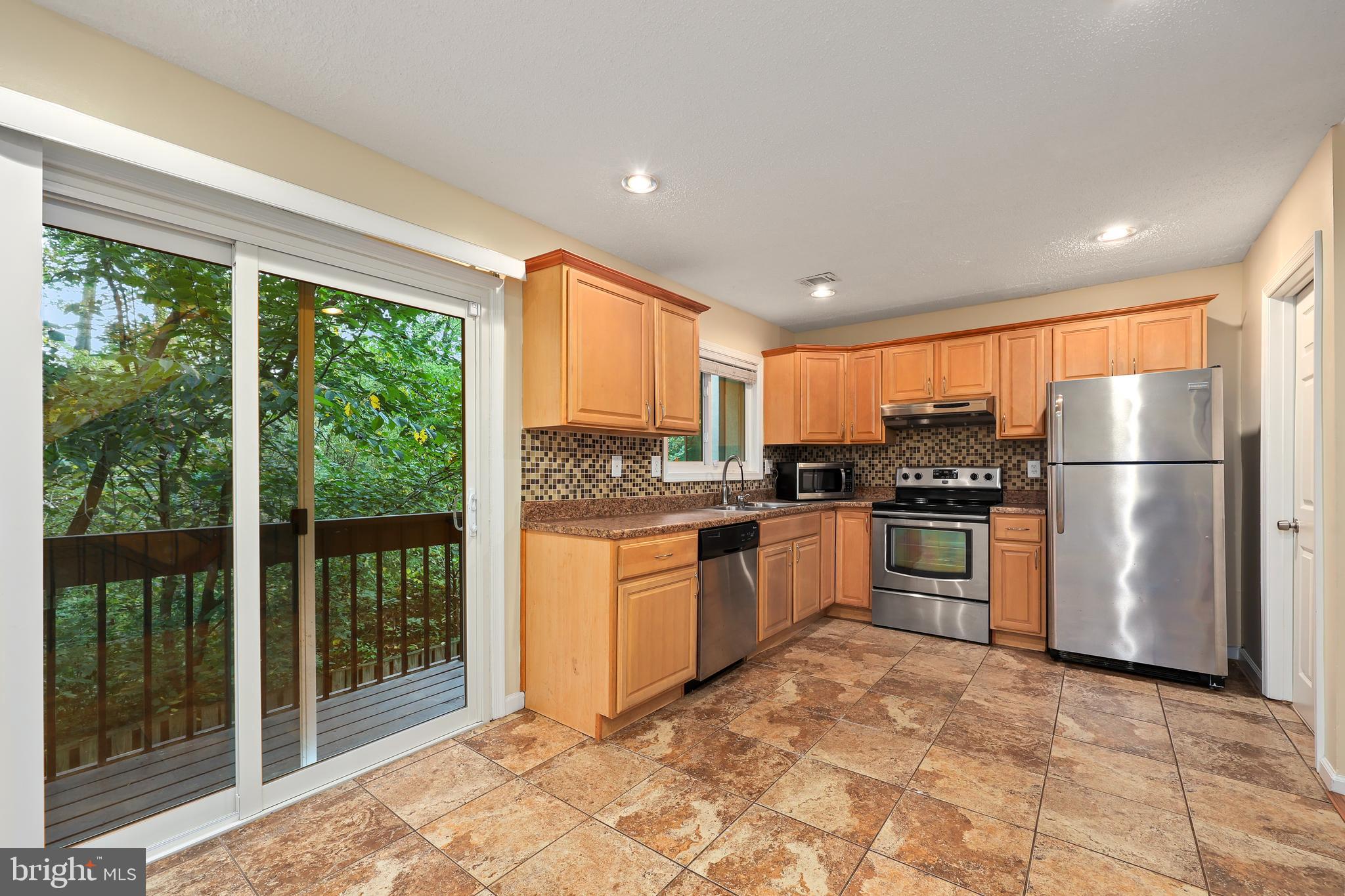 2256 White Cornus Lane Reston, VA 20191 - Photo 8 of 36