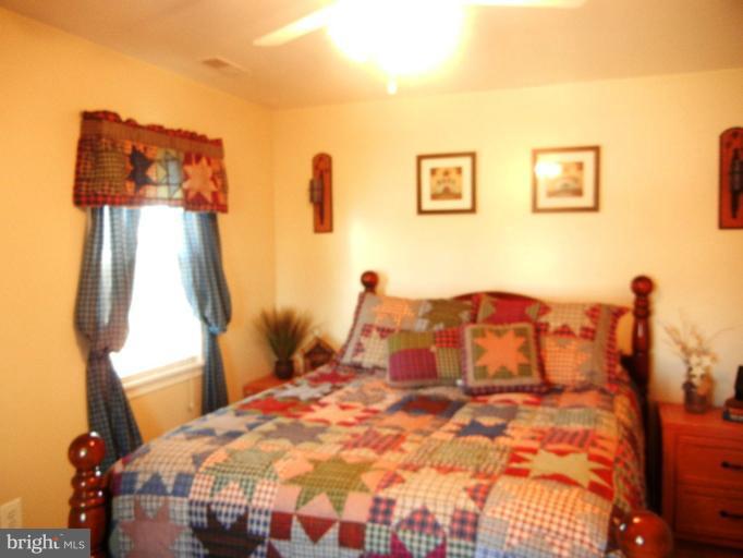 3915 Salem Bottom Road Westminster, MD 21157 - Photo 15 of 28 Bedroom (Master)