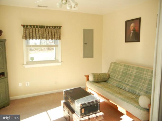 3915 Salem Bottom Road Westminster, MD 21157 - Photo 3 of 28 Interior (General)