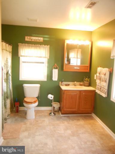 3915 Salem Bottom Road Westminster, MD 21157 - Photo 4 of 28 Bath