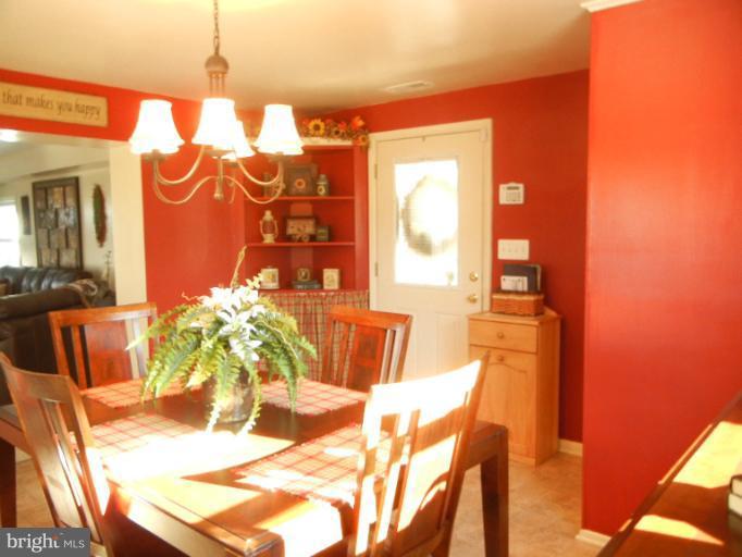 3915 Salem Bottom Road Westminster, MD 21157 - Photo 9 of 28 Kitchen
