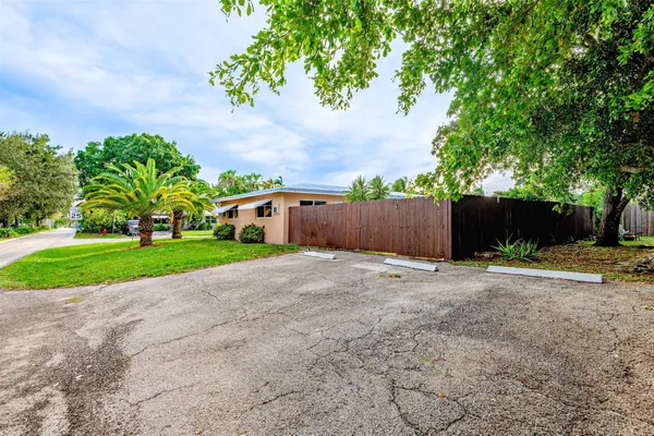 $639,000 | 2581 Northeast 11th Court, Pompano Beach, FL 33062