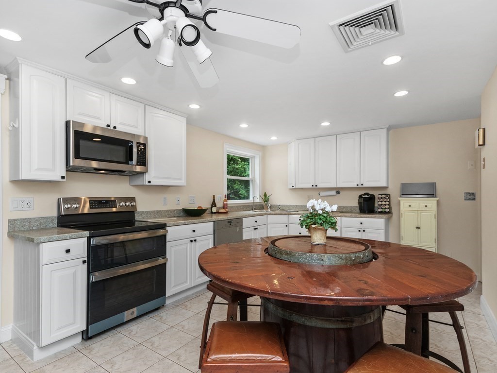 87 Whitewood Road Westwood, MA 02090 - Photo 13 of 39 Gallery Image 13
