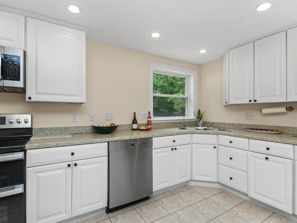 87 Whitewood Road Westwood, MA 02090 - Photo 14 of 39 Gallery Image 14