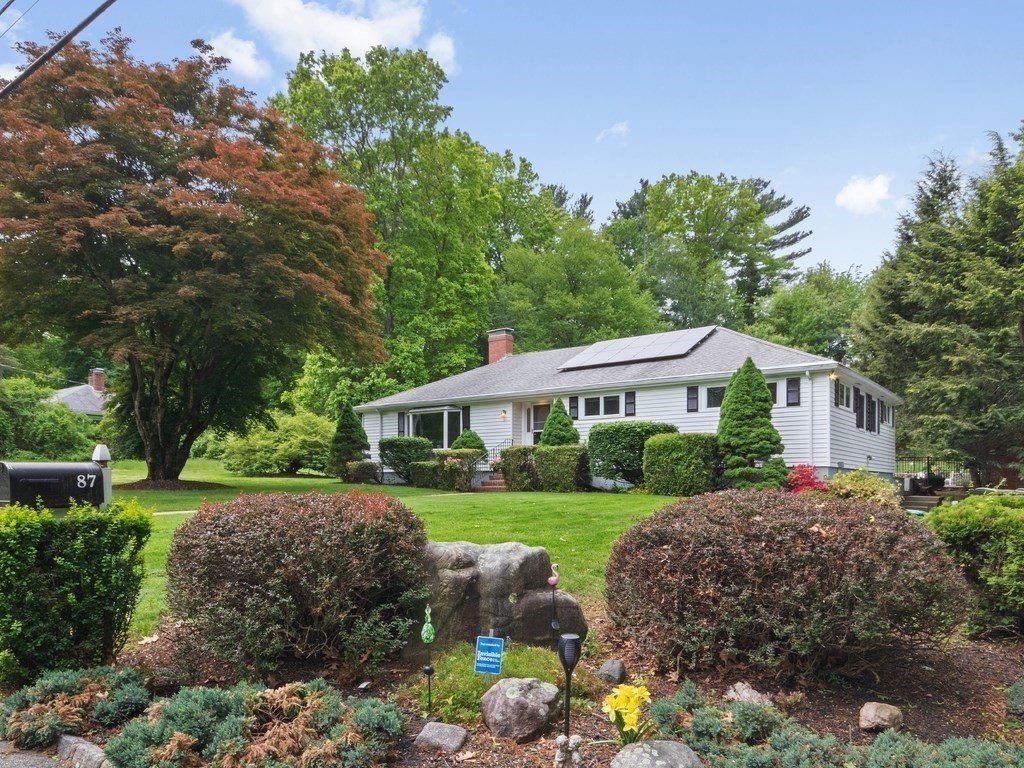 87 Whitewood Road Westwood, MA 02090 - Photo 3 of 39 Gallery Image 3